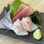 釣宿酒場 マヅメ - お刺身3種盛り