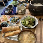 おともトごはん おかもト食堂 - 