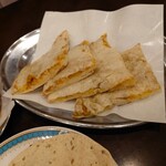 ナマステタージマハル - ひき肉とじゃがいものナン