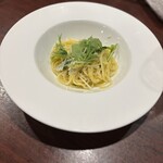 オルタナダイナー - シラスのペペロンチーノ。にんにく効いてる