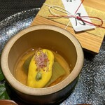 日本料理 なかのしま (リーガロイヤルホテル大阪) - 先附　焼き茄子の生雲丹包み　見返し胡麻豆腐掛け