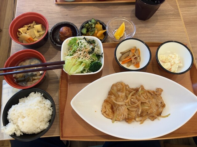 Organic Table photo 4