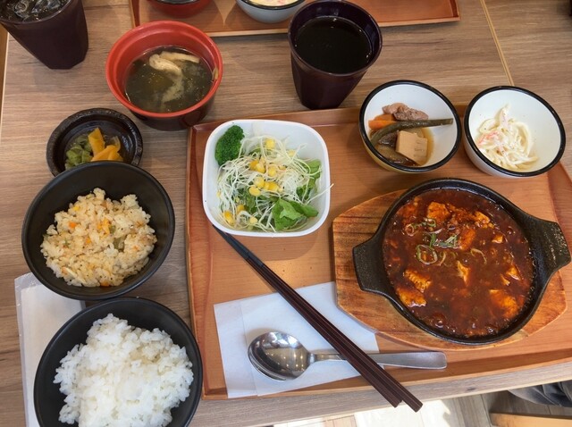 Organic Table photo 3