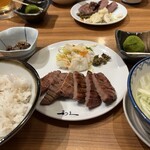 牛たん炭焼 利久 博多駅店 - 