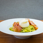 スペイン産生ハムとブッラータチーズのジェノベーゼ