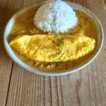 バナナカフェ - ふわとろオムレツミルクカレー  ( チーズ入り )