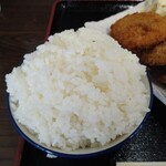 とんから食堂 - ご飯はてんこ盛り