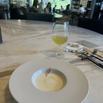 INTERSECT BY LEXUS - 