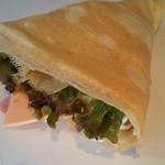 やみつきクレープ ヒロシ - 秋限定メニュー　パンプキンクリーム　サラダバージョン♪中には、サラダ菜・チェダーチーズ・ロースハム・マヨマヨ❤　そして、パンプキンクリーム♪