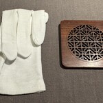 茶禅華 - 手袋とコースター（熱々な器が提供されるため）