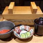 地焼うなぎ 法善寺山かづ - 地焼き重(半身)のセット