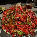 茶禅華 - 香辣鸡翅 ※食べるのは、唐辛子の山に刺さった手羽先４本w