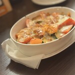 家庭料理 ウフポッシェ - ナスとトマトのチーズ焼きfeatズッキーニ
