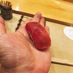 鮨 しゅん輔 - 中トロはシャリの温度を上げて