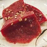 鮨 しゅん輔 - ごま塩と胡麻油でいただきます。確か2.9kgだったかな、心臓は大人のこぶし大だそうです