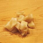 鮨 しゅん輔 - ガリはこんな感じ