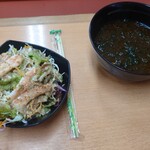 活魚寿司 - サラダとアオサの味噌汁
