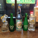 関内もつ肉店 - 2階のカウンターにて