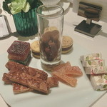 レストラン コートドール - コーヒーと一緒に出された小菓子