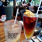 800°DEGREES ARTISAN PIZZERIA - 懐かしのセブンアップとフレッシュオレンジコーヒー♫