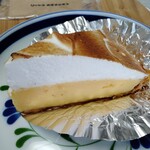 ザ シティ ベーカリー - レモンパイ♡ふわふわメレンゲに軽い酸味♫