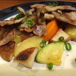 サンジャック - お肉の下に野菜と椎茸がいっぱい隠れてました