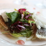 ミクニ ヨコハマ - 秋刀魚のこんふぃーとパテ　神奈川のもやしや梨をあわせてあってオモシロイ♪　石榴のビネガレットも添えてあります