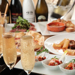 クラフトビール×チーズ＆肉バル Rotie - こぼれスパークリング付バリュープラン4800円！