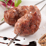 クラフトビール×チーズ＆肉バル Rotie - サルシッチャの串焼き340円！