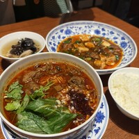 老四川 飄香小院 - 