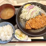 丸和 - とんかつ定食 1,800円