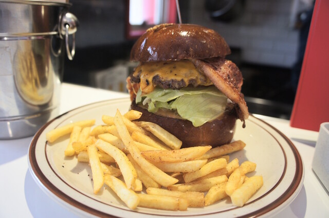 BLUE THREE（ブルー スリー） - 郡山（ハンバーガー）の写真