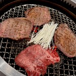 秋葉原 炭火焼肉 たん清 - 
