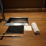 焼肉うしごろ - テーブル席です。