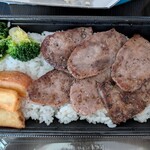 ほっともっと - 料理写真:ビーフカットステーキ重890円