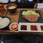 どんぶりざえもん - サーロイン定食（肉110g）2500円税込