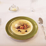 ポアブル - 店内のテーブル席の風景です