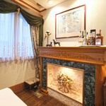 ポアブル - 店内のテーブル席の風景です