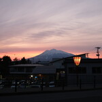 ポアブル - 岩木山の美しい夕景です