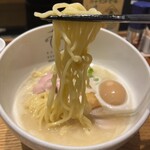 案山子 - 特製鶏白湯塩 味玉、肉2倍 1500円。中細麺は浅草開化楼製だが特徴がなかった