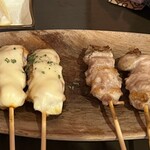 やきとり けいすけ - ピザ風、せせり