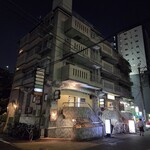 316442796 - この建物の中二階部分になる。