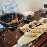 甘味屋 まるも - 3種の焼き団子。