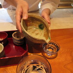 日本料理 別府 廣門 - 女将から片口で頂く日本酒