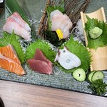 酒肴旬芯つしま - 刺身盛り合わせ