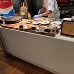 ライブキッチン COOKA - 席へサーブしてくださるピザとパスタ