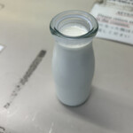 パンと牛乳の店 ミルクスタンド - 