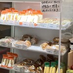 グリムハウス - 陳列棚の光景