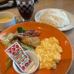ヴィクトリアステーション - 料理写真:スクランブルエッグプレート649円