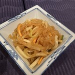 赤坂 四川飯店 - くらげの冷菜･･･ポリポリ、コキコキ、くらげの触感が素晴らしく、優しい甘酢が口直しになり、何度もおかわりしました！